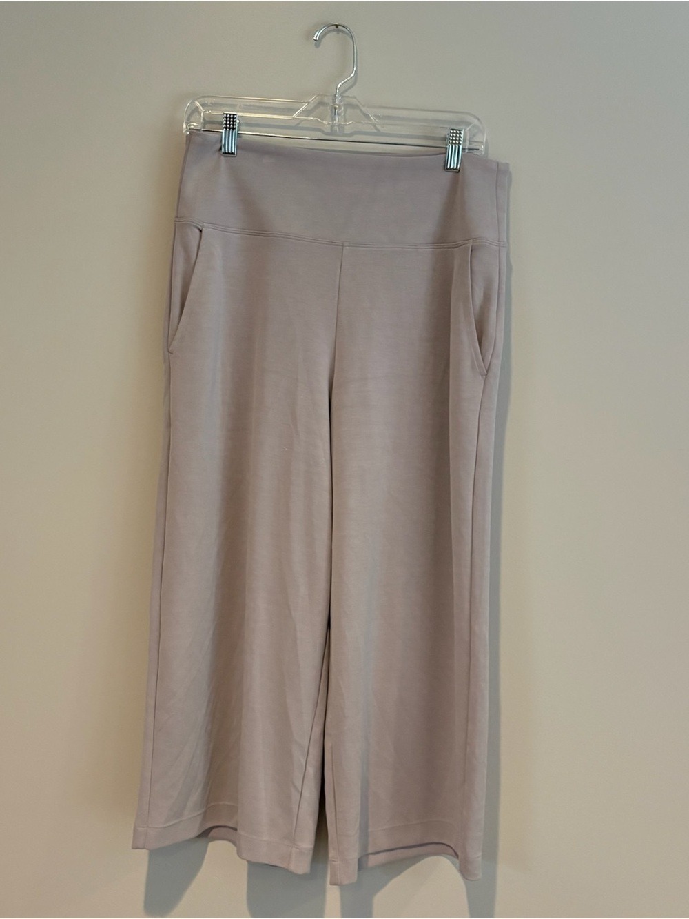 Athleta Cropped Wide-Leg Pull-On Pants in Light Gray Size M